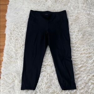 GapFit Black Cropped Leggings